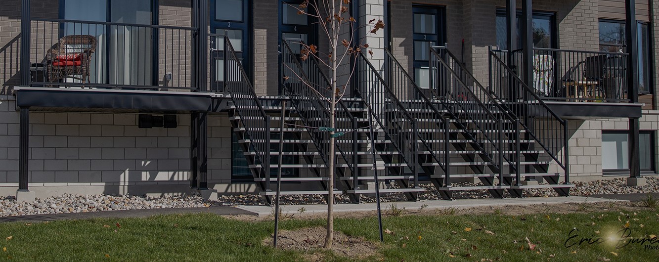 Les avantages d’une rampe en aluminium à Gatineau pour les balcons et terrasses ?