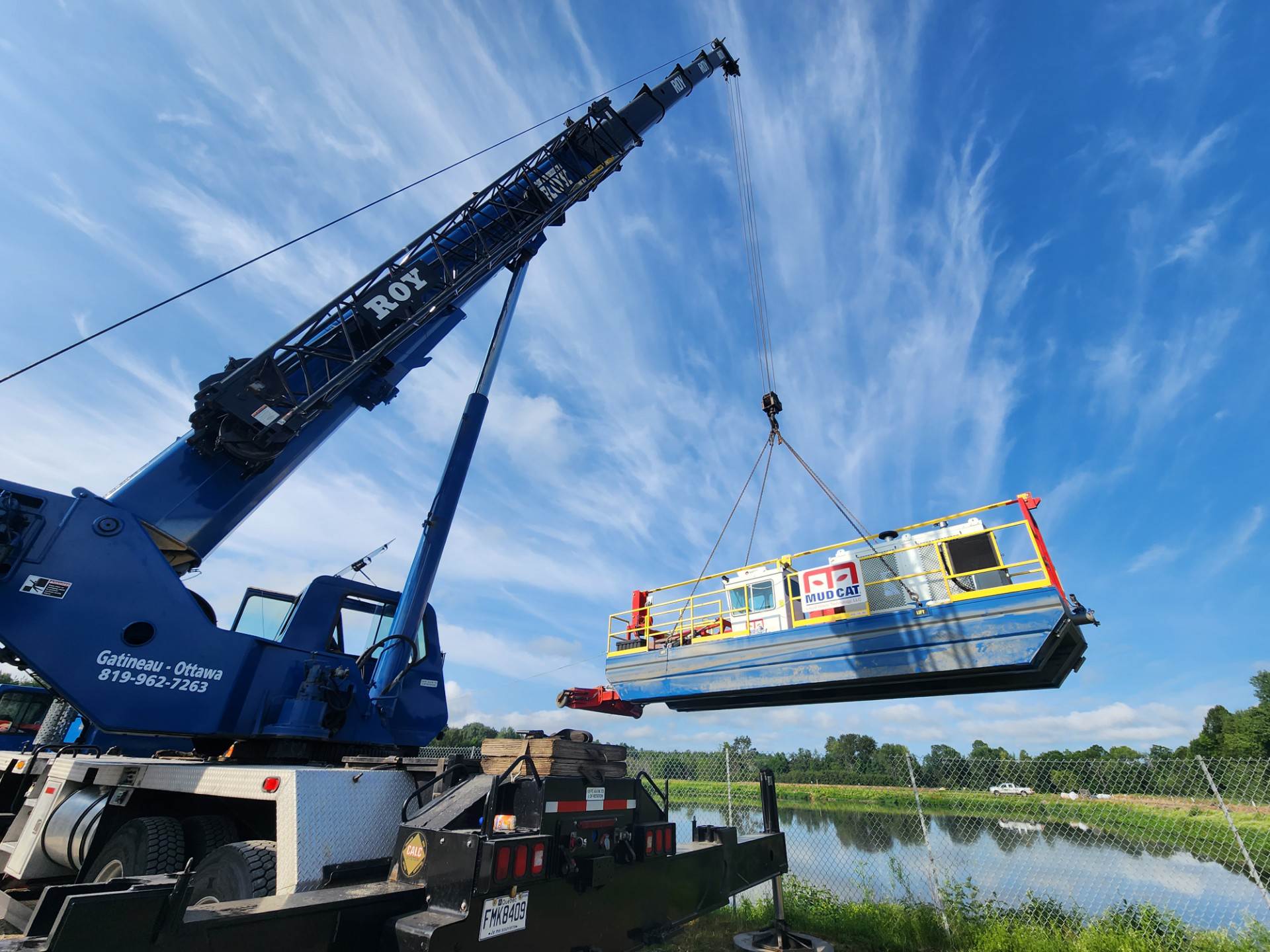 Location de grue tout terrain à Gatineau : facteurs à considérer avant de choisir