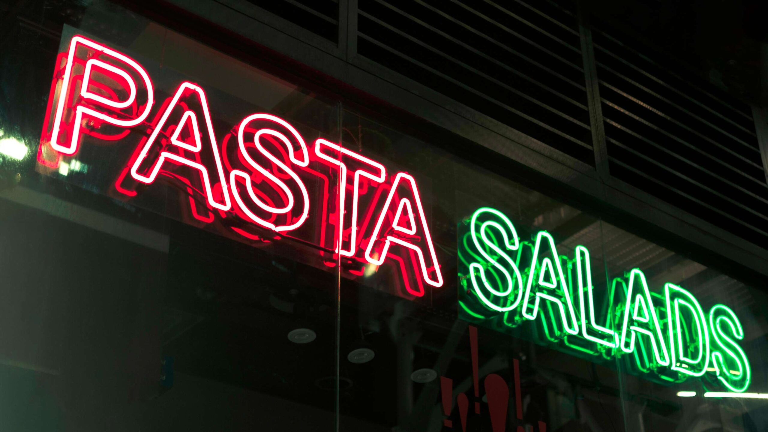 Ottawa Signs : What Type of Signage Works Best For Small Businesses?